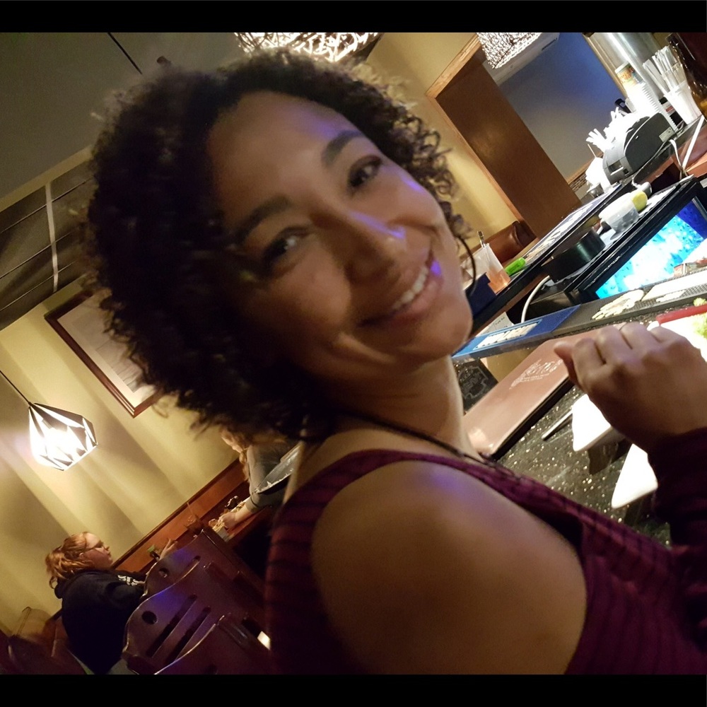 Meet your Posher, Madena